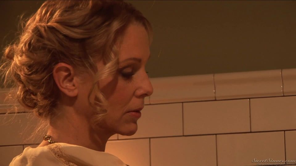 Julia Ann My Mother's Best Friend 4, scene 1 (Amateur porn)