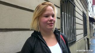Aurelie – Deflagration en double anale pour Aurelie, 18ans bigtits -7
