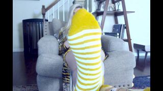 [K2S.CLUB] Kerri Kings Naughty Pleasures - Sock Sucker Gets Ignored - HD 720P-3