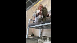 video 15 foot fetish shop emmyfeetandsocks 051220212293498611 pov i tease, feet on feet porn-4