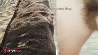 [GetFreeDays.com] I watch sex and jerk off BIG COCK Cum on the floor, wet hands Adult Clip March 2023-2