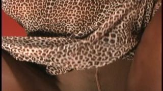 online video 9 blacked free porn SINNAMON&39;S PANTYHOSE TEASE, sheer crotch on black porn-2