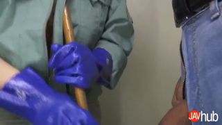 Uncensored Maki Koizumi Sucks a Man in the Bathroom-3