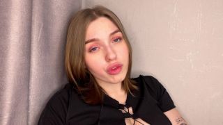 Sasha HoneyA Girl With A Juicy Ass Cums While At Home Alone-2