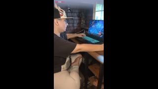 [GetFreeDays.com] Chubby Nerd Playing League of Legends Porn Film December 2022-1