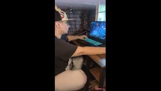 [GetFreeDays.com] Chubby Nerd Playing League of Legends Porn Film December 2022-4