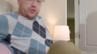 Caught Fapping 25 06 09 Natalie Brooks Spy - In - Law XXX 1080p MP4 - VSEX - Spy-2