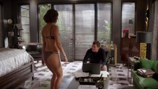 Lisa Edelstein, Necar Zadegan – Girlfriends Guide to Divorce s02e12 (2016) HD 1080p - (Celebrity porn)-6