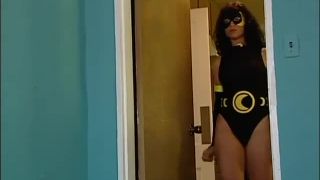 Superheroine Bearhug on cosplay -1