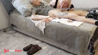 a neighbor gives me a blowjob during a break-6