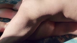 Mahsa jaghi - ماساژ زیر نور آفتاب با ماساژور حرفه ای آقا-4