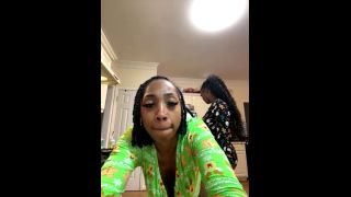  Milf Emily Thorne SexMex - Emily Thorne-1