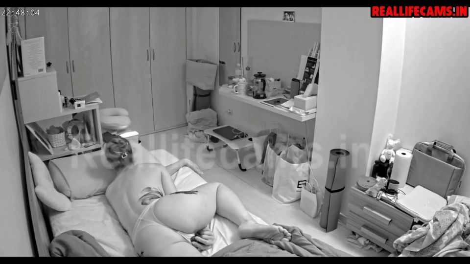 Reallifecam - Lilith Is Horny And Play With Her Pussy 13.10.2024 720P - Amateur