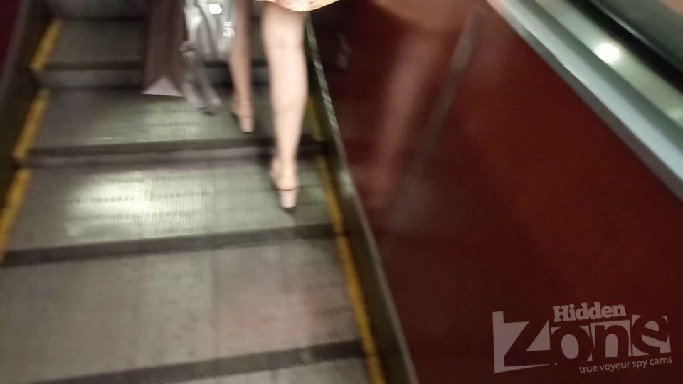  voyeur | Watch Free Porno Online – Voyeur upskirt – Under the girl s skirt in a short pink dress  | voyeur