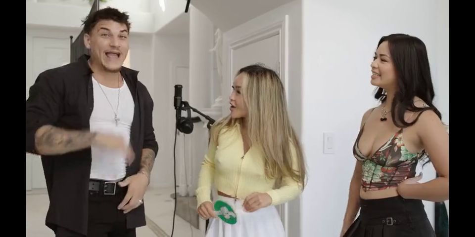 Rough Sex Hot Victor Ray Takes on Linda Lan and Scarlett Alexis in a Steamy Asian Threeway