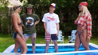 7105 American Mature Women Want To Have Hot Sex On This Hot Day-1