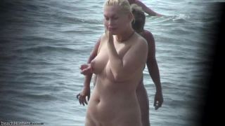 Nudist beach voyeur camera hunting for naked pussies-3