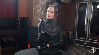 Hot Smoke 2 - Babe Smoking Leather.-6