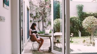 E03 Masturbating while your bf is cleaning - Solo-1