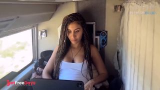 [GetFreeDays.com] Beatrice Segreti  troppo arrapata e seduce un uomo in bus Sesso pubblico amatoriale e rischioso Adult Stream December 2022-0