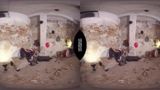 Title IT is a clown in 180° – VR-5