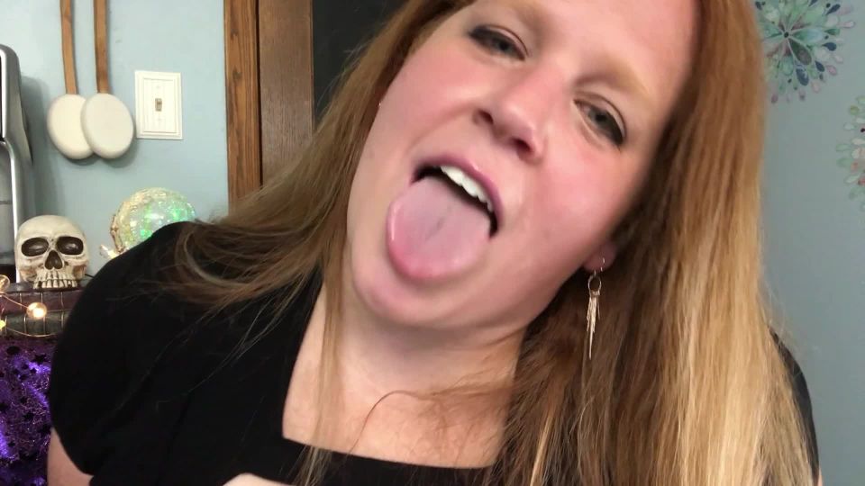 ManyVids presents Heel2toeaction – Trick Or Treat Little Dick Encouragement BBW!