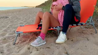 FacelessMia - Fingering Me on a Wild Public Beach – He Couldn’t Wait!-1
