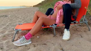 FacelessMia - Fingering Me on a Wild Public Beach – He Couldn’t Wait!-2