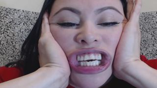 PrincessDi - I make silly faces-7