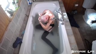 online xxx video 32 BondageLife – Latex Bath Time on femdom porn danica collins femdom-6