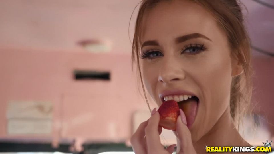 [GetFreeDays.com] Anya Olsen - Smoothies For Sale hardcore milf porn