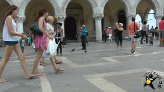   Voyeur – Teen Girls Butt Cheeks (MP4, FullHD, 1920×1080), voyeur on voyeur,  on voyeur -7