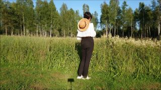 CorujaPreta Summer-in-My-Hot-Cottage-Neighbors-Wife-Public-Blowjob-1