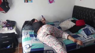 Latina Cuando el vecino sale a trabajar, yo entro a follarme el culito de su cachonda mujer-1