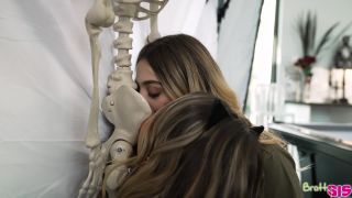 Mia Kay, Molly Little - This Halloween My Stepsis Jumped My Bones  *-2