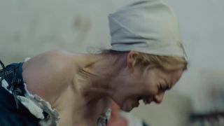 Emma Stone - The Favourite (2018) HD 1080p!!!-2