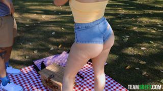 Thickumz 25 10 02 Aria Banks – Full HD - Thickumz-2