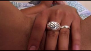 Dildo-Spiele! Gummi-Balken In jungen Spalten (2025).-7