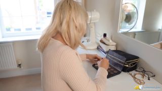 DownBlouseJerk cherry english time to waste (British porn)-1