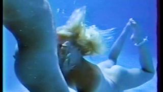 SexUnderwater e0966 Intimate Lessons   Vintage UW Porn (mp4)-6