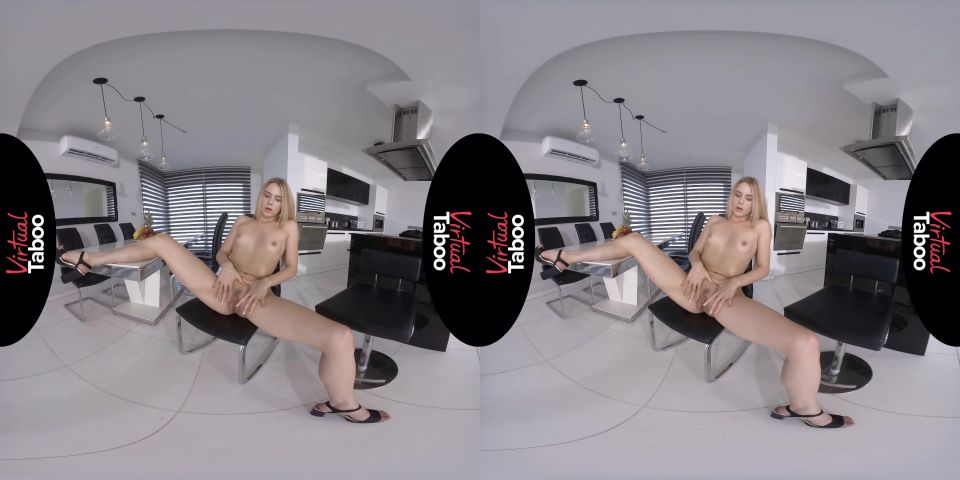 Video Alecia Fox: Alecia, Her Ginger Fox 2700p UltraHD/4K