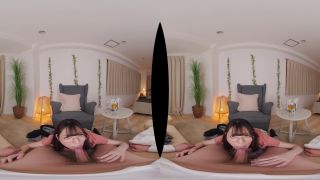 [URVRSP-155] 【VR】タヌキ垂れ目の可愛い後輩OLと突然のゲリラ豪雨で電車が止まってタクシーも長蛇の列で帰宅難民になってしまったので近くにあった簡易宿泊施設で一晩を過ごす事になったボク。おっぱいも大きく可愛くて社内でも人気の彼女には絶対手を出さないと決めていたが… 小花のん-5