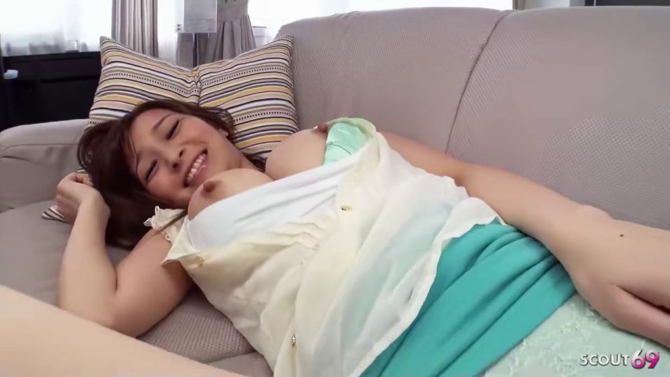 6246 Japanese Step-Sister Wake Up And Seduce To Suck And Get ...