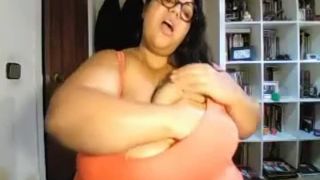 amature – webcam – giant fat Boobs on the table part 17. mature -2