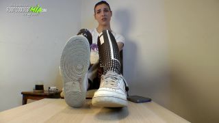 video 30 gwen diamond femdom femdom porn | Foot Goddess Mia POV – Loser you can only look at them – PART 2 | dirty talking-9