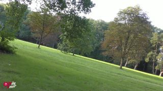 [K2S.CLUB] Miley-Weasel - Geiles Flittchen Im Park Erkannt Und Vollgespritzt - FullHD 1080P-6