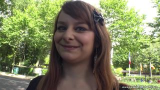 Julie - Julie 19ans la fille des voisins-1