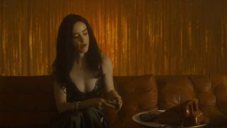 Kiernan Shipka & Krysten Ritter Sizzle in Stone Cold Fox 202-8