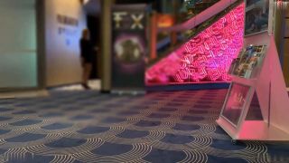 [K2S.CLUB] SteffiBlond - Vollgepisse im Casino HILFE die Kameras - Geiler Ausflug nach Hohens... - FullHD 1080P-4