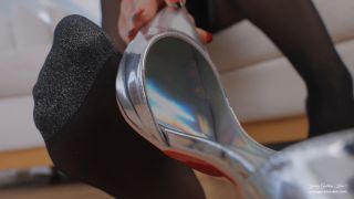 Goddess Kim Shrinks Her Slave in 4K: Ultimate Femdom Thrill!-7
